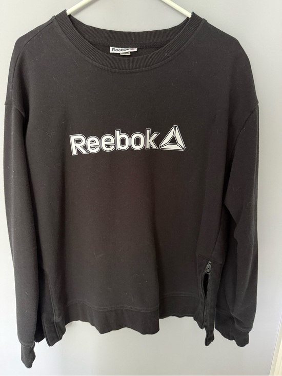 Reebok Tops - Reebok Black Crewneck Sweatshirt with White Logo